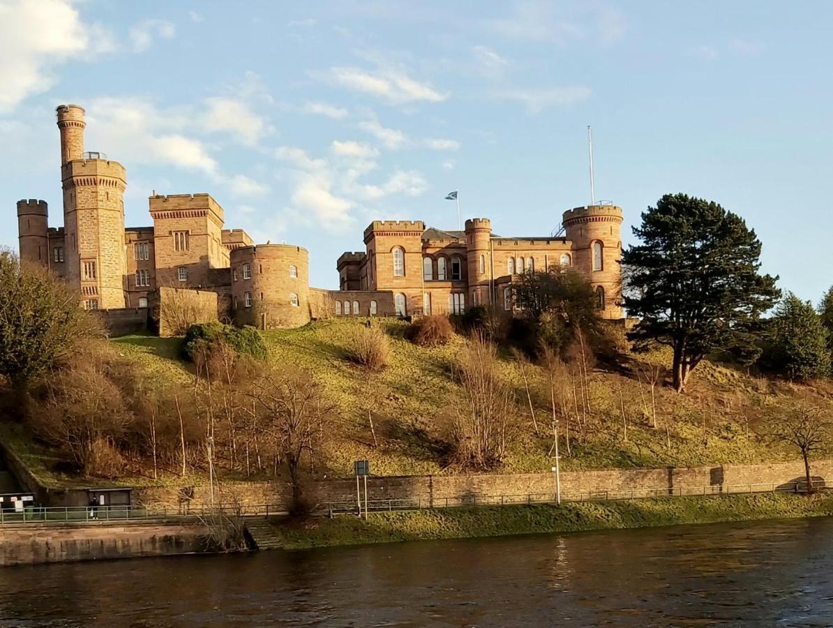 Inverness City Centre Apartment With Elevator And Google Chromecast Exterior photo